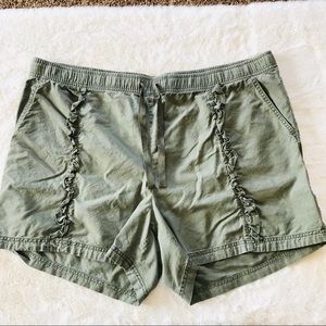 Susina olive ruffle shorts size 3X